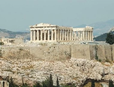 Απέραντο ξενοδοχείο η Αθήνα: Check-in σε υποβαθμισμένες γειτονιές